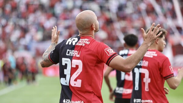 Carlos González y Héctor Bobadilla se hacen sentir en el exterior