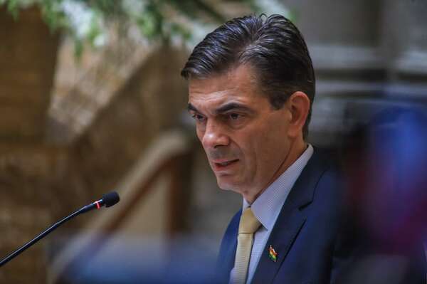 Bolivia: Paz elige un gabinete “meritocrático” para solucionar con rapidez la crisis - Mundo - ABC Color