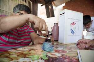 Elecciones en CDE: más de 20 personas ejercieron su derecho al voto desde su casa - trece