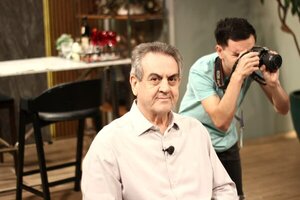 Posible victoria de Mujica tendría repercusión limitada, dice Esgaib - ADN Digital