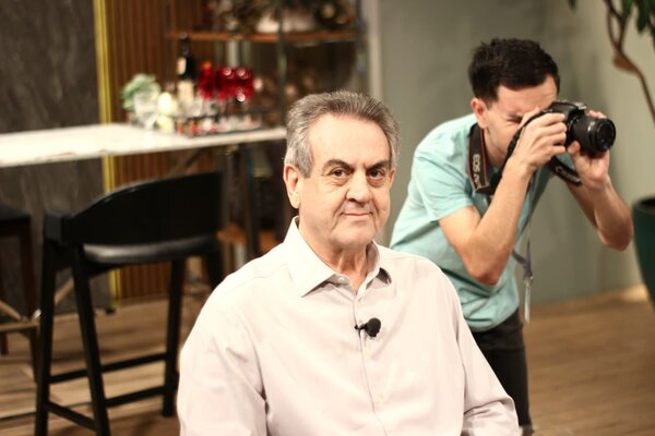 Posible victoria de Mujica tendría repercusión limitada, dice Esgaib - ADN Digital