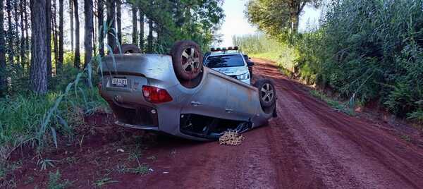 MENOR SE LLEVÓ EL AUTO DE LA MADRE SIN PERMISO Y VOLCÓ
