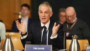 Dimite el director general de la BBC tras una polémica por un documental sobre Trump