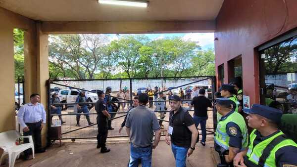 Ciudad del Este: Cierran portones en medio de una jornada electoral con incidentes y empieza conteo de votos