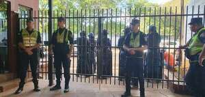 Se cierran portones en los 23 locales de votación en Ciudad del Este  - ABC en el Este - ABC Color