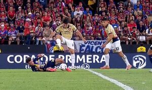 Popular / (VIDEO) Por esta jugada, Aliseda fue expulsado y dejó a Cerro con 10