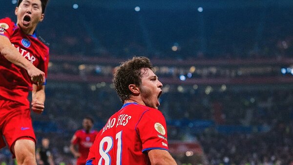 Joao Neves salva el liderato del PSG en el minuto 95