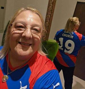 Ña Ángeles ya tiene la camiseta puesta hína