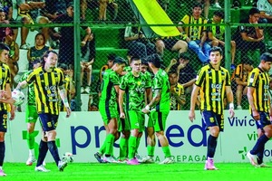 Guaraní Cae 1-2 ante Libertad y Se Aleja del Título