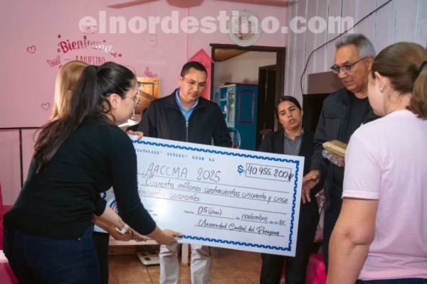 Universidad Central del Paraguay sede PJC entregó cuarenta palos a la Asociación de Apoyo Contra Cáncer de Mama del Amambay  - El Nordestino
