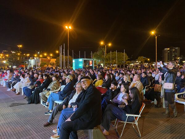 Festival Nacional del Paraná deslumbró con cultura y homenajes en Encarnación