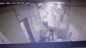 Mujer es brutalmente agredida en un motel