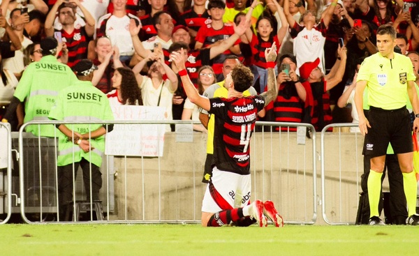 Flamengo da alcance a Palmeiras en el Brasileirão y hunde al Santos de Neymar