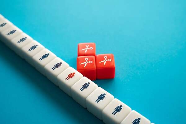 Auge de la IA: el futuro del trabajo se redefine con despidos masivos en el sector tecnológico - Tecnología - ABC Color