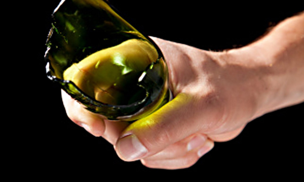 Encargada de motel es atacada con botella y mordida por un huésped en Mariano Roque Alonso - OviedoPress