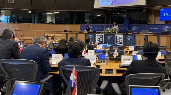 Parlamentarios del mundo alertan sobre la creciente influencia global de China