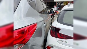 Fue al súper y quedó atrapada: mujer denunció que otro auto le bloqueó todo el paso