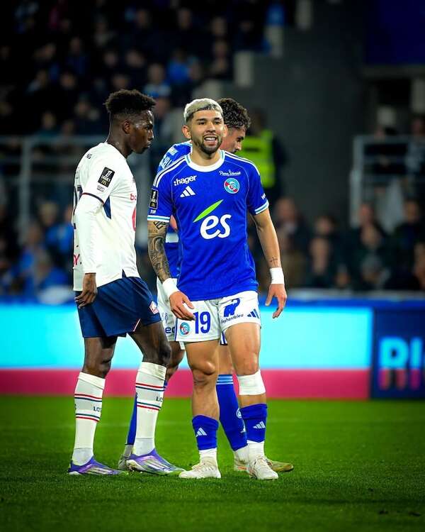 El cruce que tuvo Julio Enciso con el campeón del mundo francés - Fútbol Internacional - ABC Color
