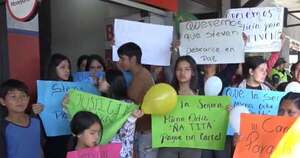 La Nación / Familiares de joven que falleció electrocutado se manifestaron para pedir justicia