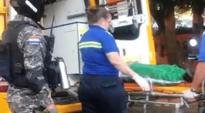 Alumno sufre convulsiones tras brutal golpiza provocada por otros estudiantes - Noticiero Paraguay