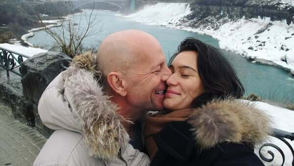 Esposa de Bruce Willis habla de la importancia del autocuidado