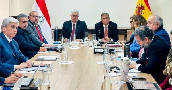 La Nación / Cancillería revisa en España lineamientos de política exterior y gestión consular