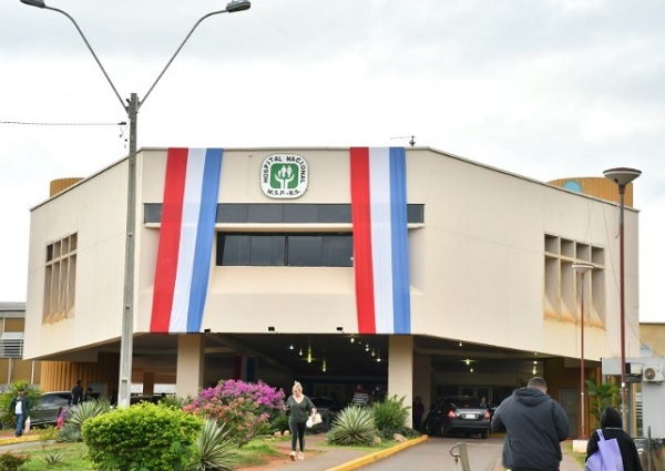 Cirugía de tiroides sin cicatriz en el Hospital Nacional