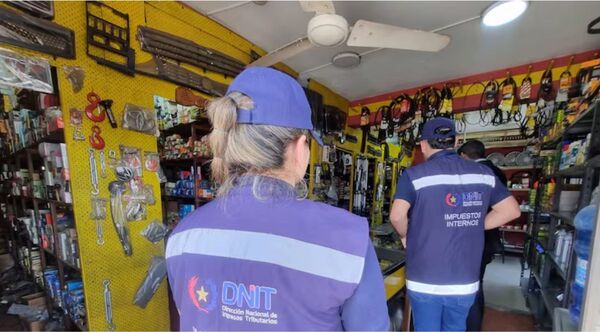 DNIT clausura temporalmente locales de venta de repuestos por incumplimiento en la emisión de comprobantes