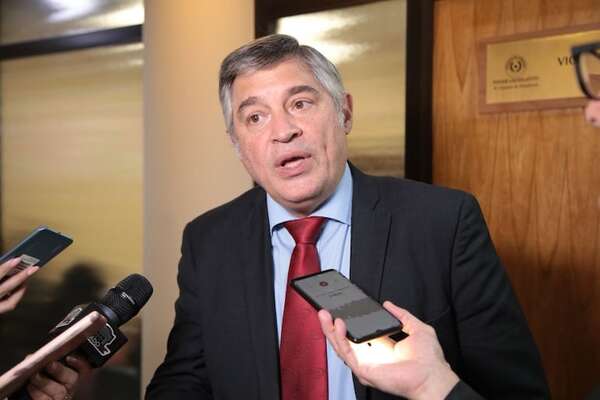 Ministro afirma que no eliminó la palabra “género” de los libros educativos - Nacionales - ABC Color