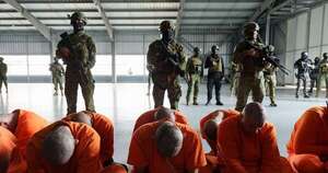 La Nación / Ecuador: trasladan a 300 presos “peligrosos” a una megacárcel tras matanza en prisión