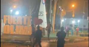 La Nación / Fuerte Olimpo: tres policías fueron heridos a pedradas en ataque de indígenas