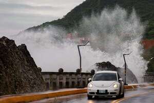 Taiwán eleva su alerta y evacúa a más de 3.000 personas ante la llegada de tifón Fung-wong - Mundo - ABC Color