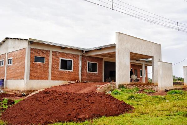 Gobernación de Itapúa inspecciona avances en infraestructura sanitaria