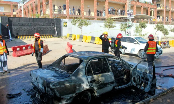Atentado suicida sacude Pakistán: al menos 12 muertos y casi 30 heridos - OviedoPress