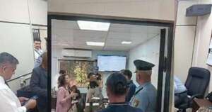 La Nación / Allanan oficinas de la Diben