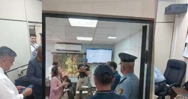 La Nación / Allanan oficinas de la Diben