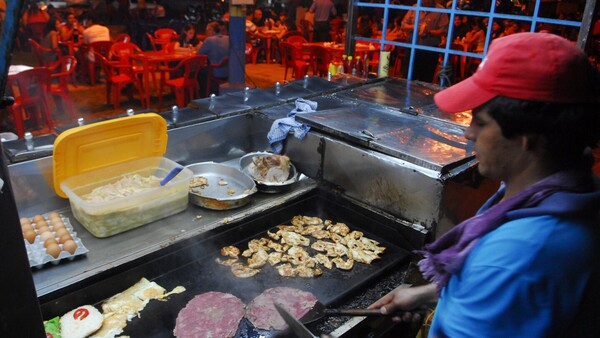 Lomiteros en crisis por altos precios de insumos y el bajo consumo: "Fue un año difícil"