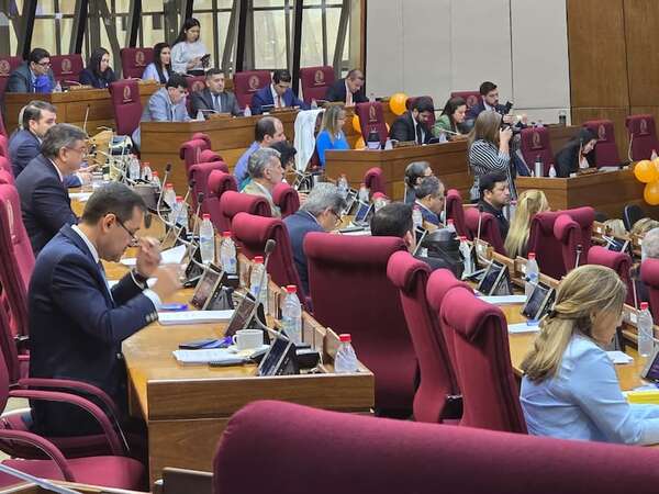 Pichados por discursos “pro Miguel Prieto” cartistas huyeron de debate  - Política - ABC Color