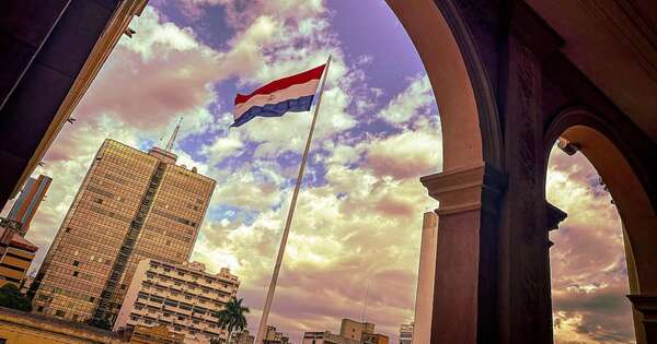 La Nación / Ejecutivo recibe cartas credenciales de 6 nuevos embajadores en Paraguay