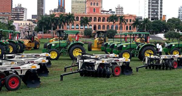 La Nación / Maquinarias entregadas a gobernaciones están dando resultados, afirma vicepresidente