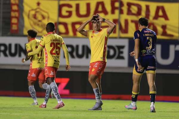 Montenegro y Rolón anotan en Ecuador - Fútbol Internacional - ABC Color