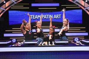 ¡Bailarinas alegraron la noche en 100 Paraguayitos Dicen! - trece