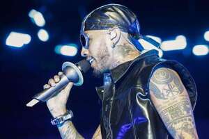 Rauw Alejandro lanza el video musical “Besito en la Frente” grabado con el iPhone 17 Pro - Música - ABC Color