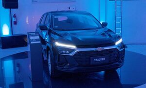 Chevrolet acelera hacia el futuro: lanza su línea 100% eléctrica y evoluciona los Onix y Tracker