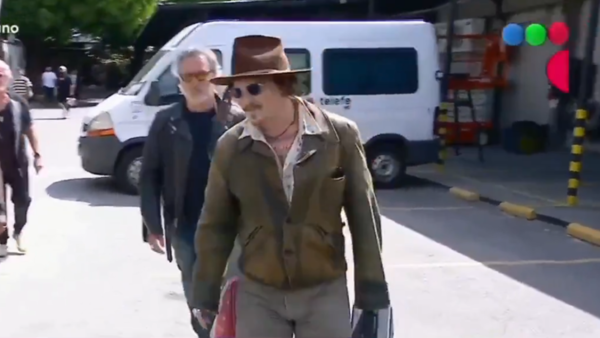 Johnny Depp causa furor con su llegada en Argentina para el estreno de su película
