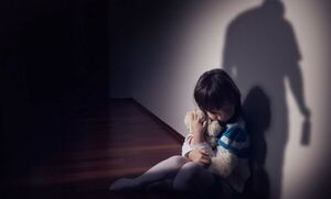 Popular / Niña de 11 años habría sido violentada sexualmente por su abuelastro infeliz