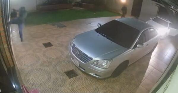 La Nación / Identifican a posibles miembros de banda que tumbó portón y luego fue corrida a tiros