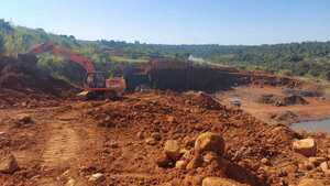 Pese a varias denuncias, cantera sigue operando en Pdte. Franco