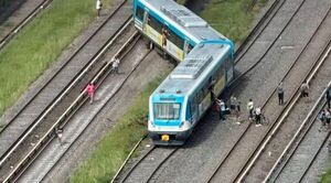 Popular / Tren de pasajeros descarrila en Buenos Aires y deja nueve heridos