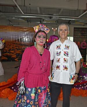 Día de Muertos en el Puerto de Asunción - Sociales - ABC Color